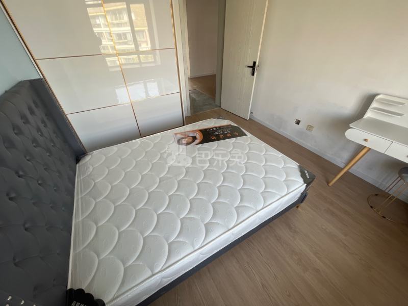 金鑫花园5628020卧室图1