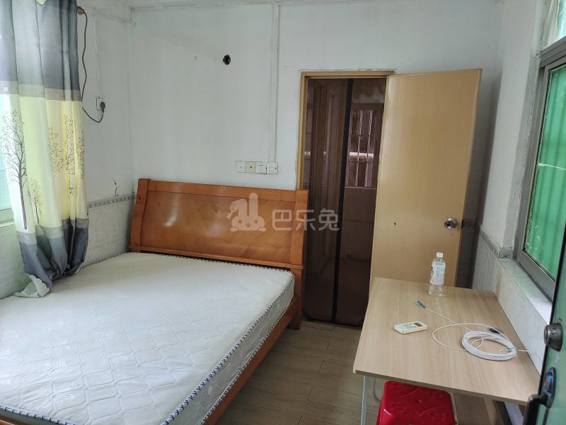 南山村5640825卧室图0