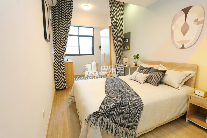 龙湖冠寓深圳吉祥地铁站店5673615卧室图2