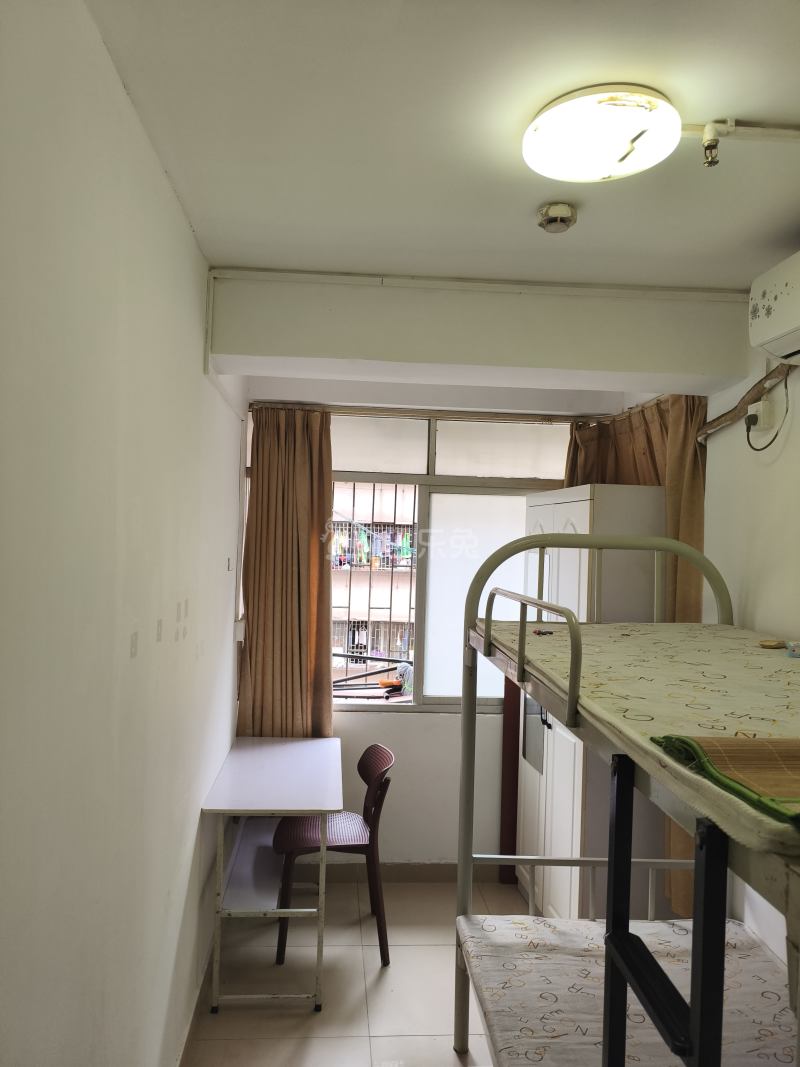 月亮湾花园5682617卧室图2