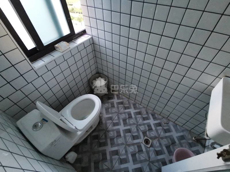 华秀雅苑5682764卫生间图10