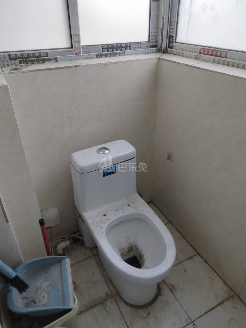 河畔家苑5698162卫生间图6