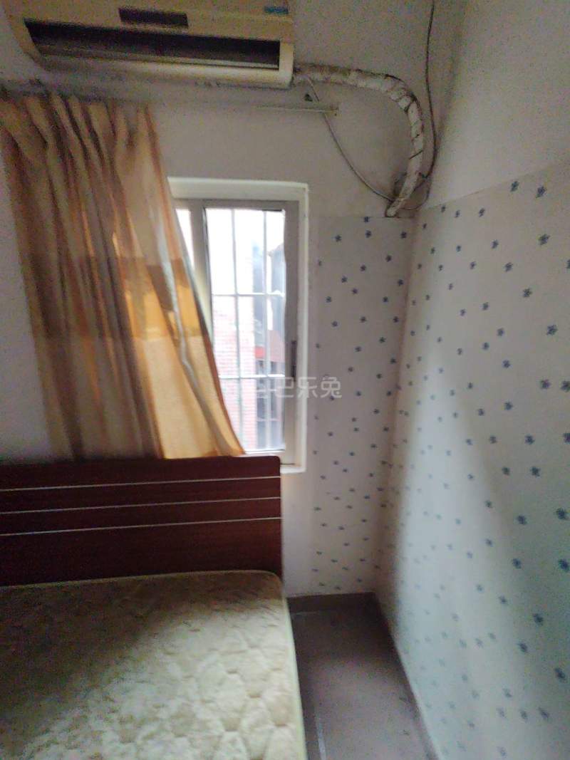 萧岗胜堂街一巷5号5721323卧室窗户图7