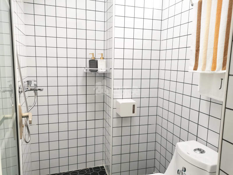 龙湖冠寓深圳固戍二店5752742卫生间图5