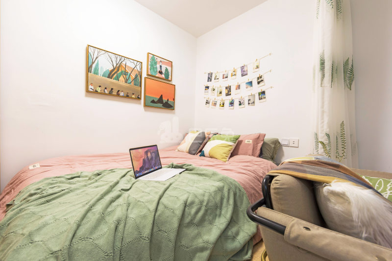 龙湖冠寓深圳固戍二店5752750卧室图2