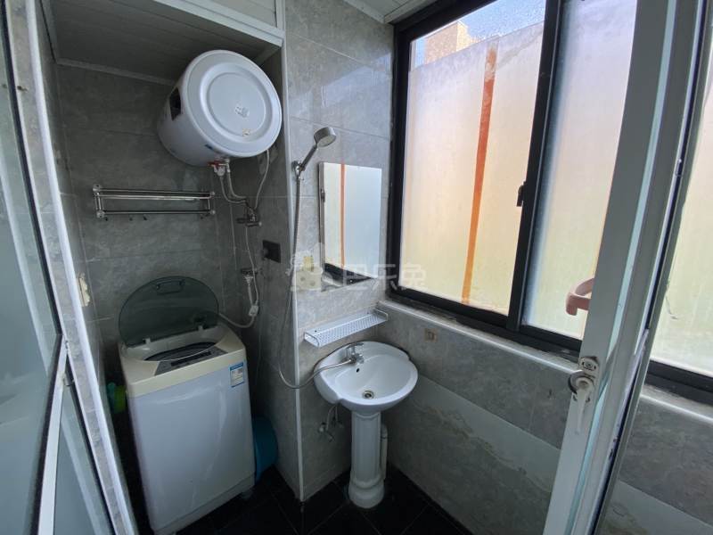 新安花园（昆山）5803606卫生间图5