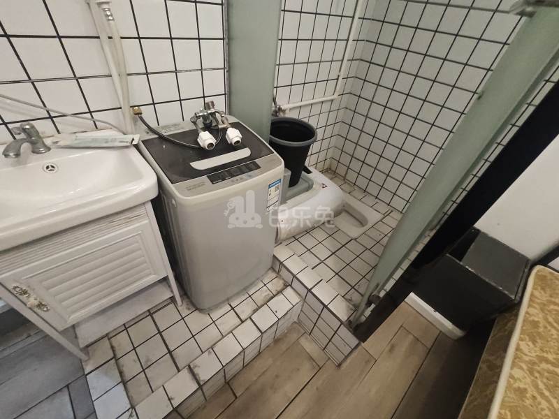 前海丹华5814272卫生间图4