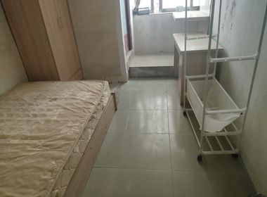 向南商业街4号 1室0厅1卫