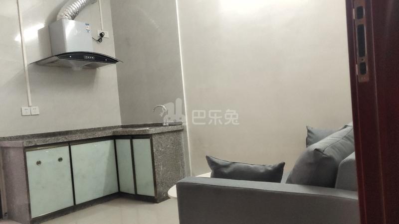 同新路5号5832303客厅图5