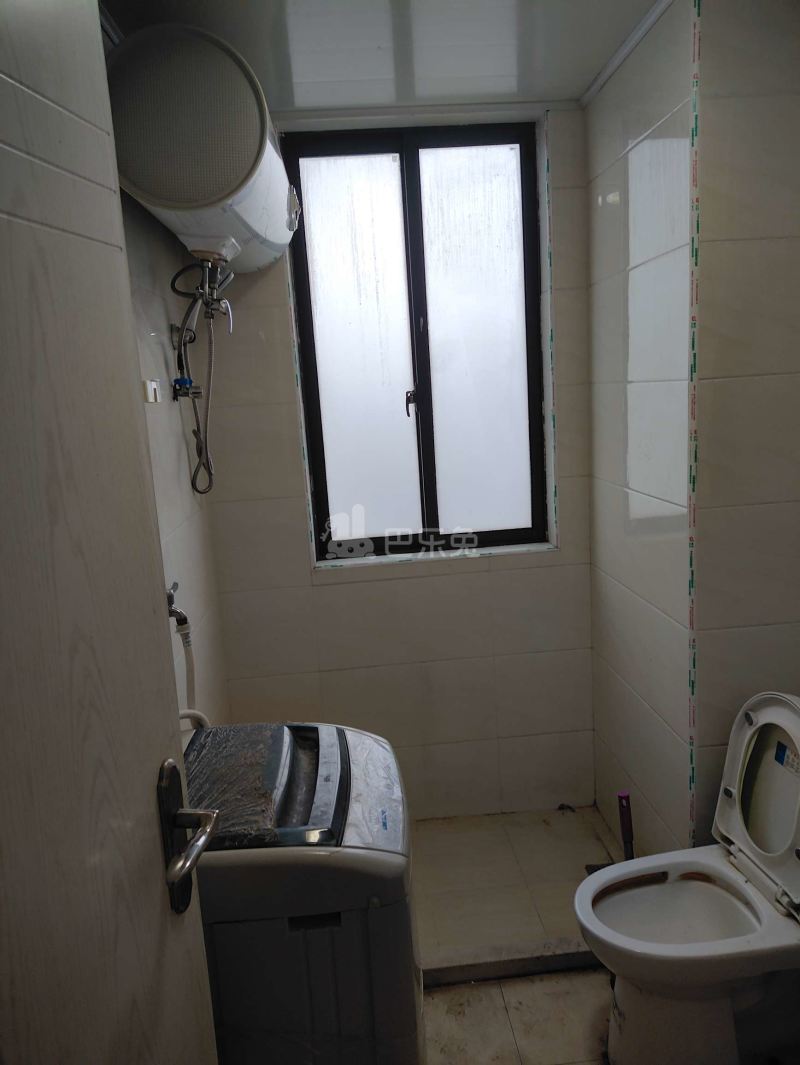 嘉诚国际花园5838697卫生间图8