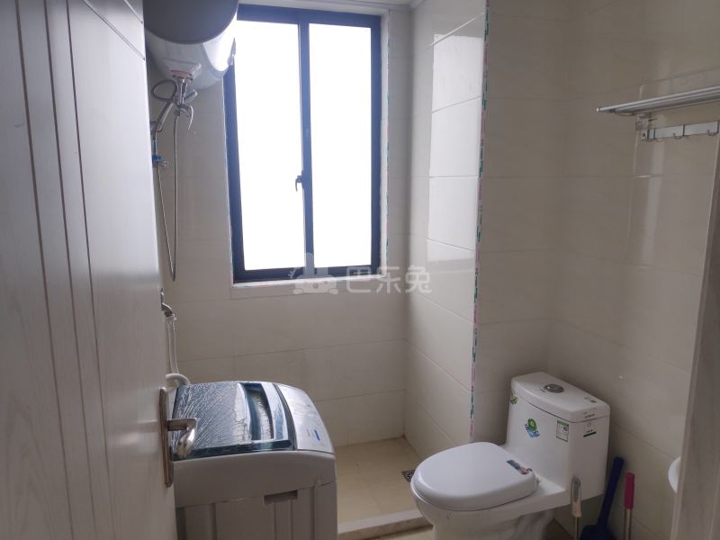 嘉诚国际花园5838697卫生间图13