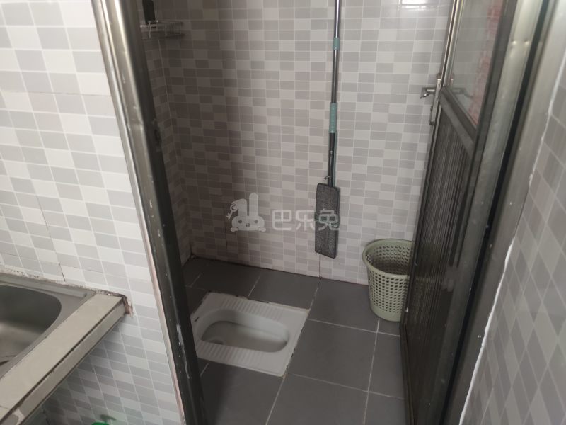 后海第一统建楼5941453卫生间图5