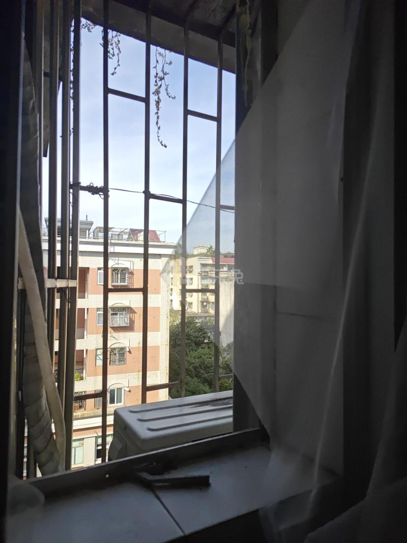 南贸花园5956211卧室窗户图5