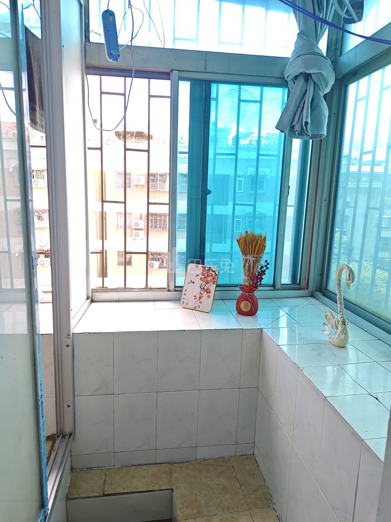 南贸花园5956212卧室窗户图5