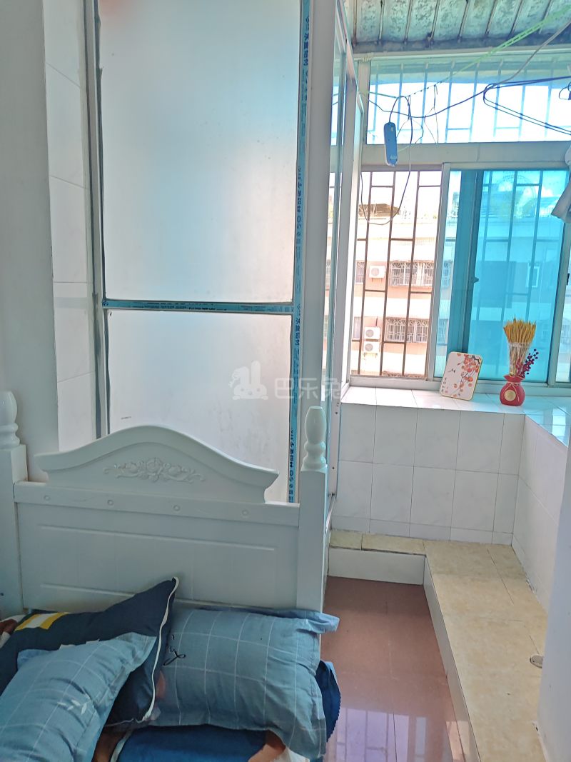 南贸花园5956212卧室图2