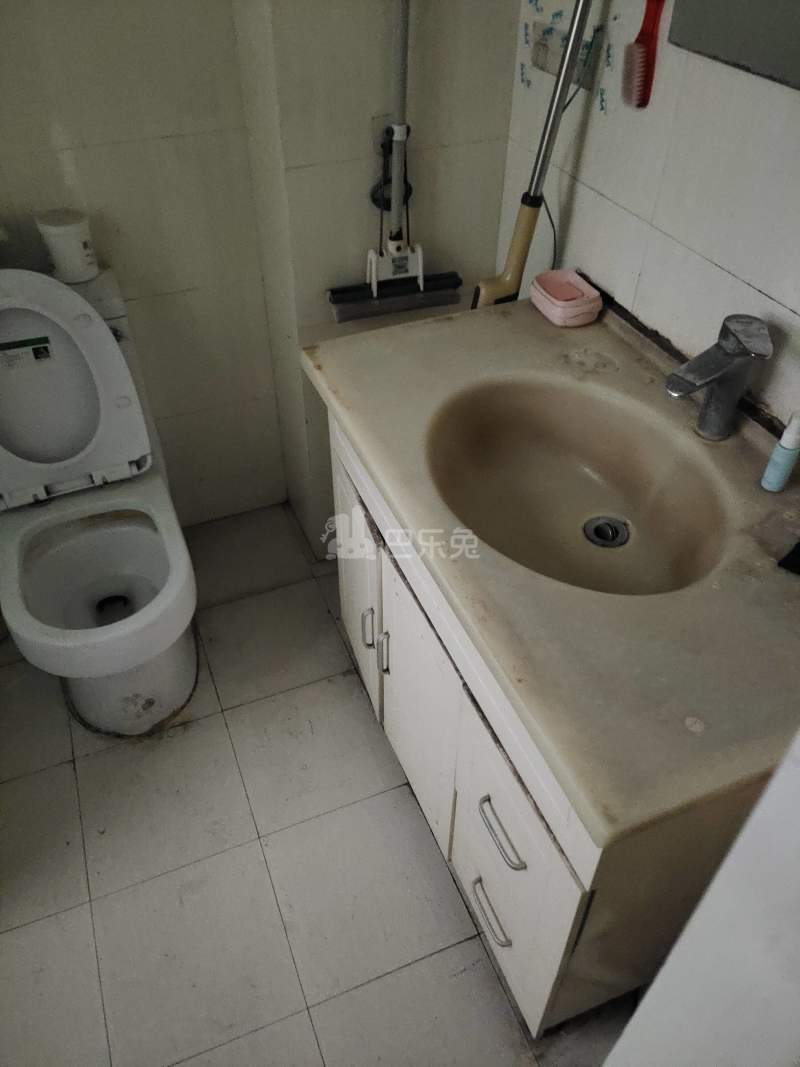 鑫都城宝铭苑5983294卫生间图5