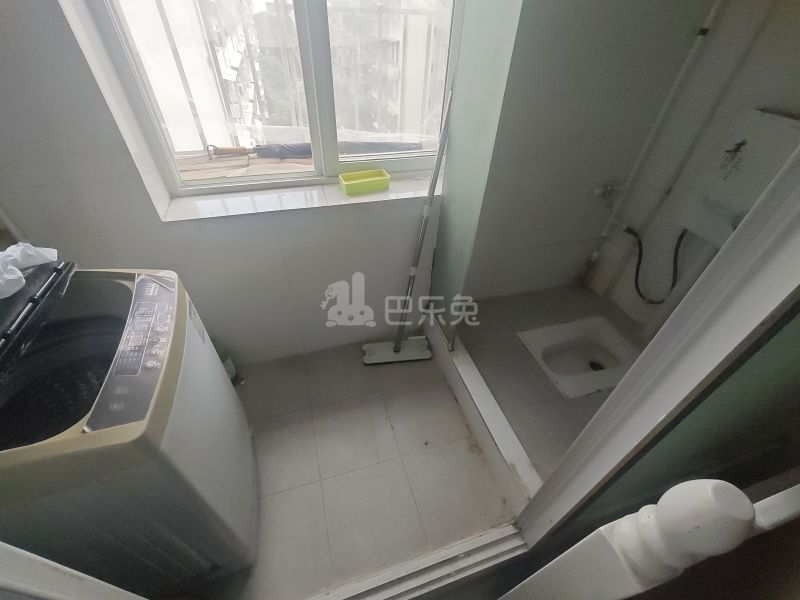 振兴小区5996087卫生间图4