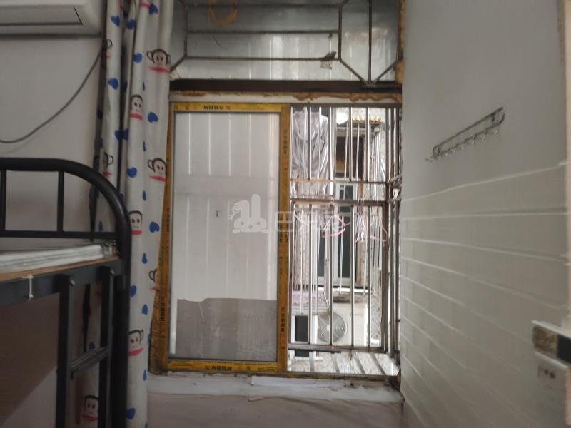 天河花园5998325卧室窗户图5