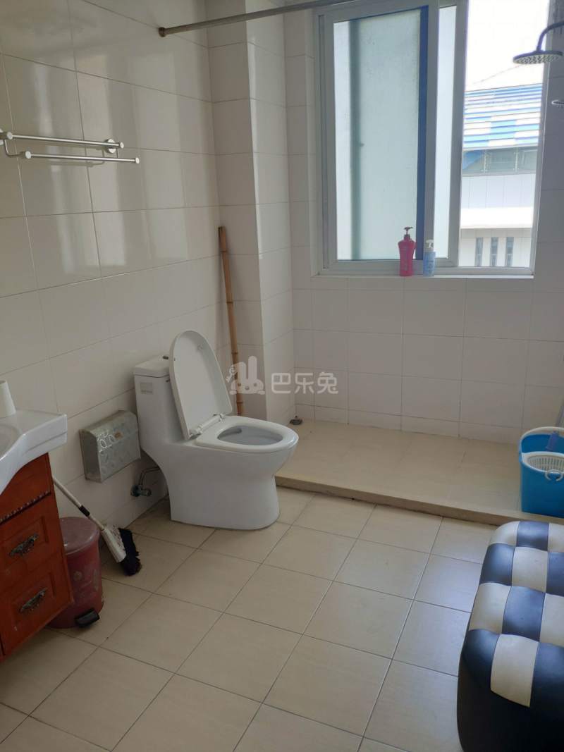 巷佳华苑1期7449958卫生间图13