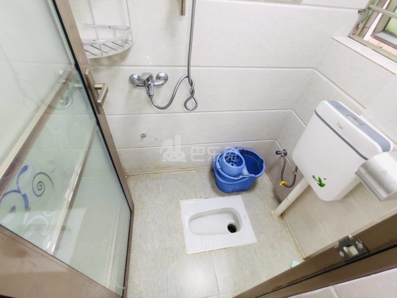 宝安区32区上川村4片10号6087468卫生间图5