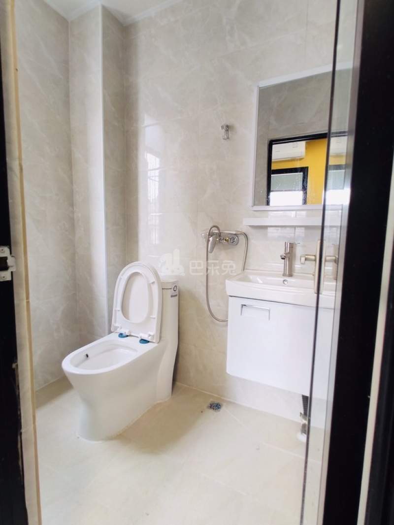 庭苑公寓（凤凰木店）6110963卫生间图5