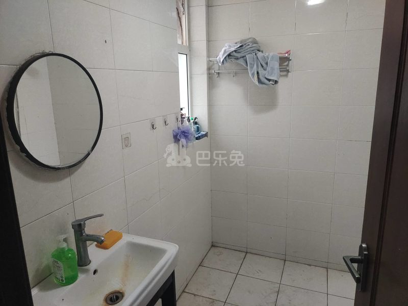 东城花苑二村6125239卫生间图12