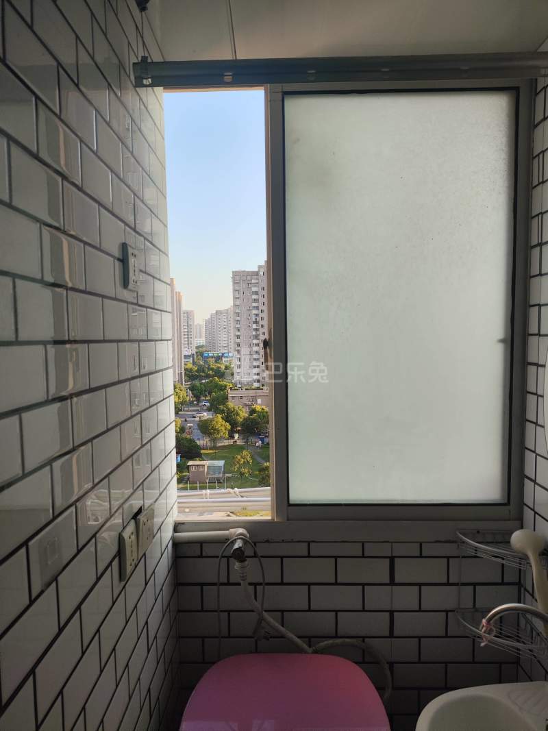 德铭苑613059卧室窗户图7