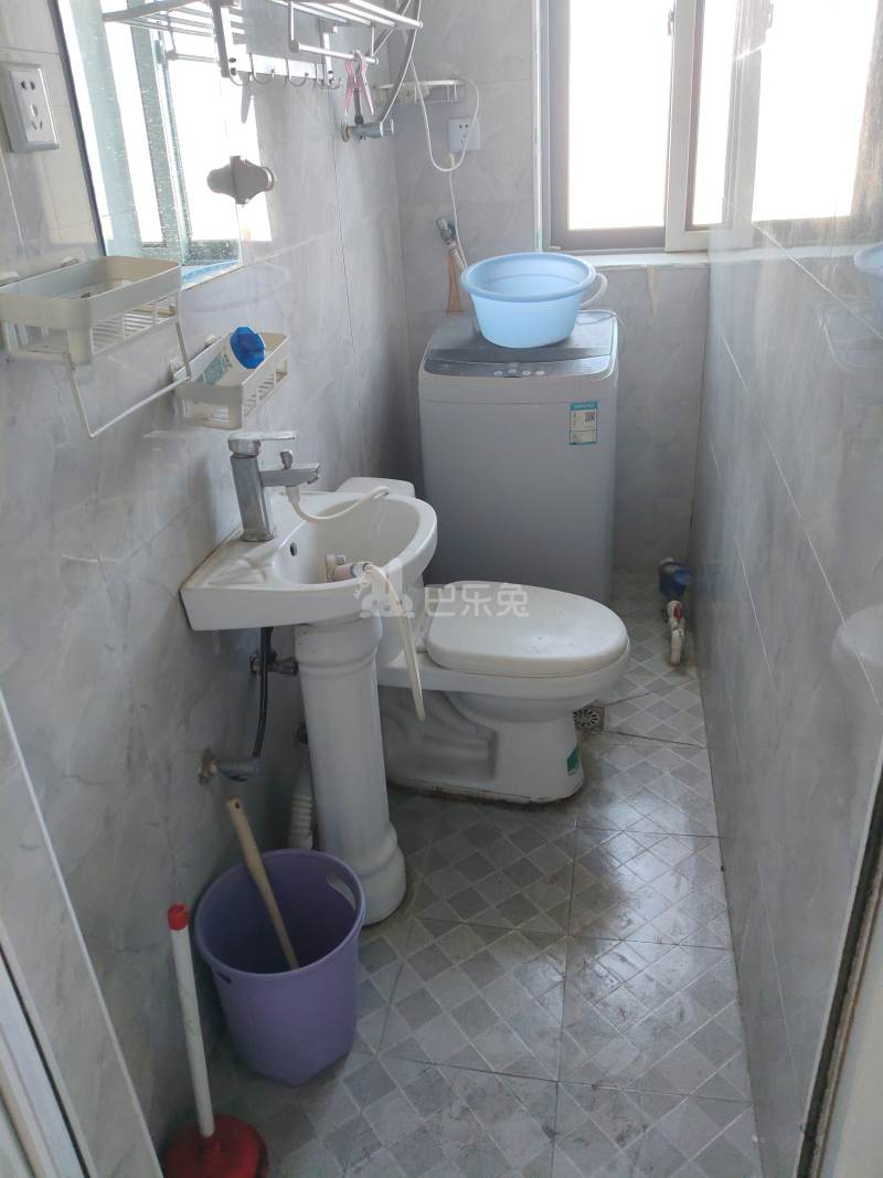 双佳翠庭5332992卫生间图5