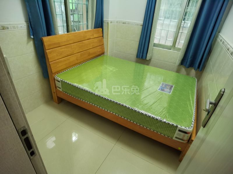 江夏村东一街九巷4号6182786卧室图2