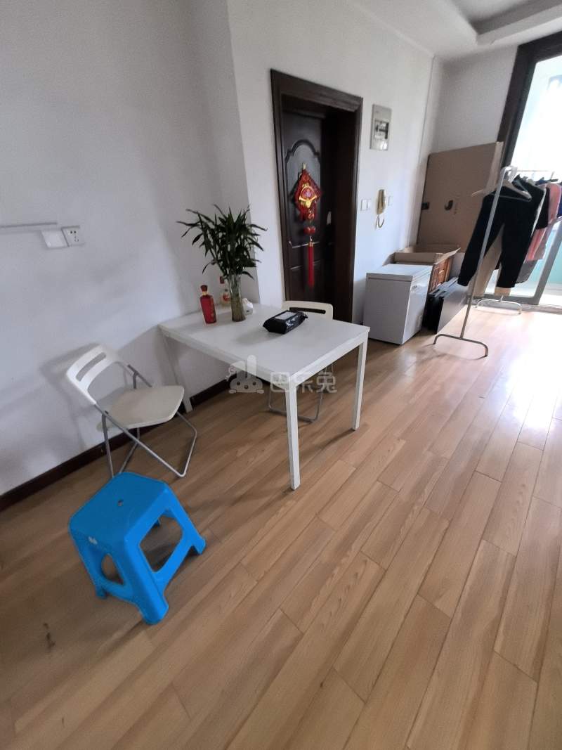 美林小城6198006客厅图4