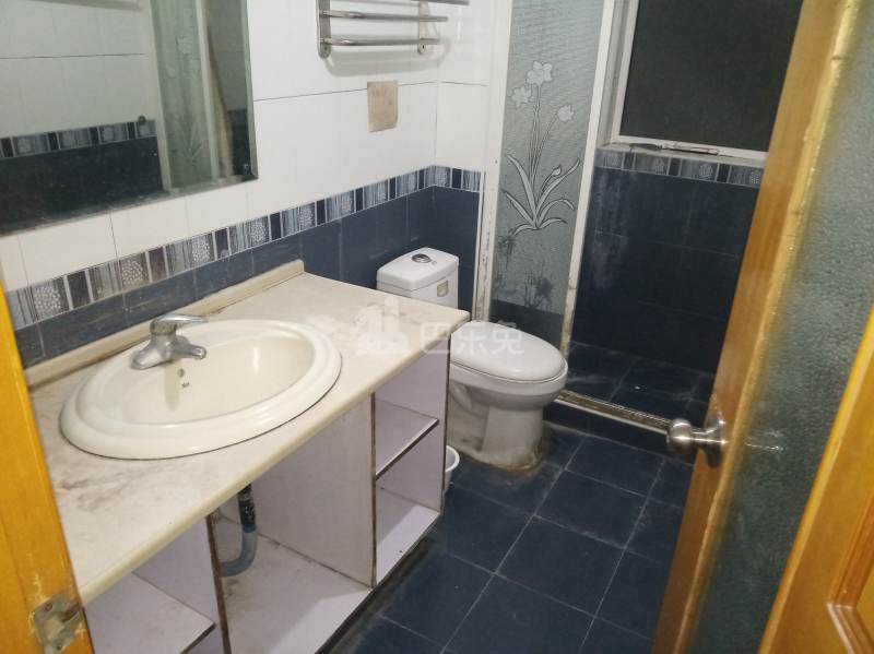 飘鹰东方花园6228560卫生间图15