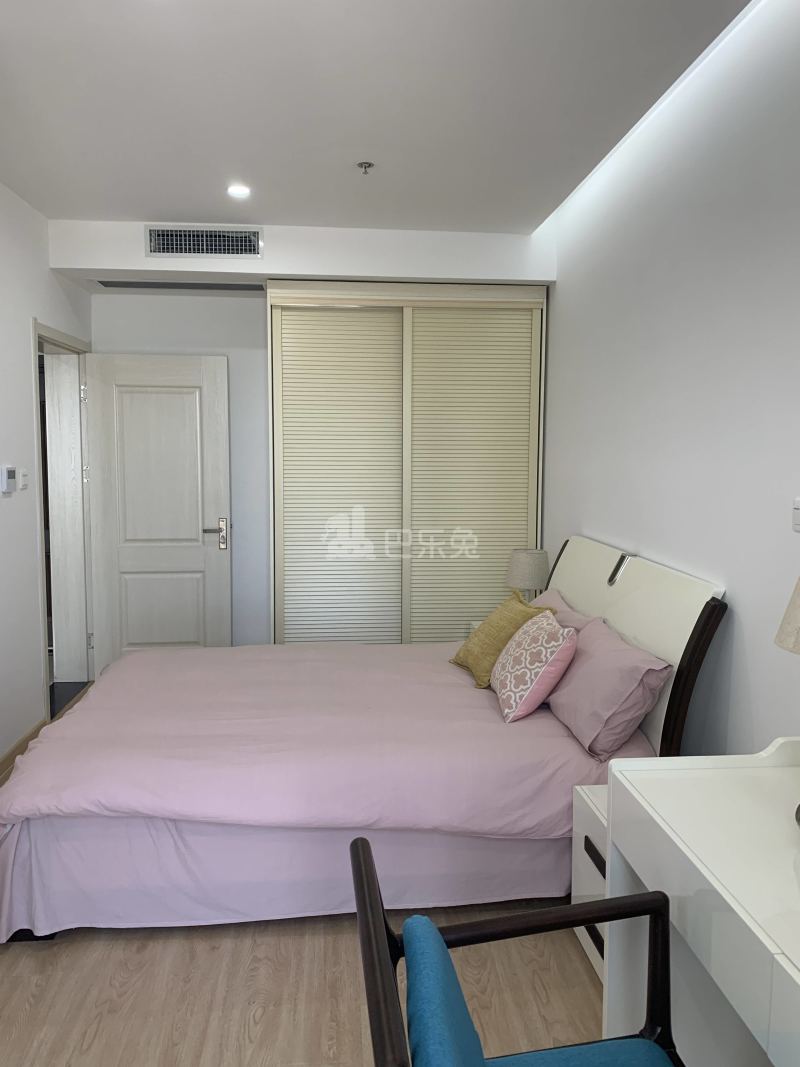 龙湖冠寓南京中国药科大学站店6238706卧室图2