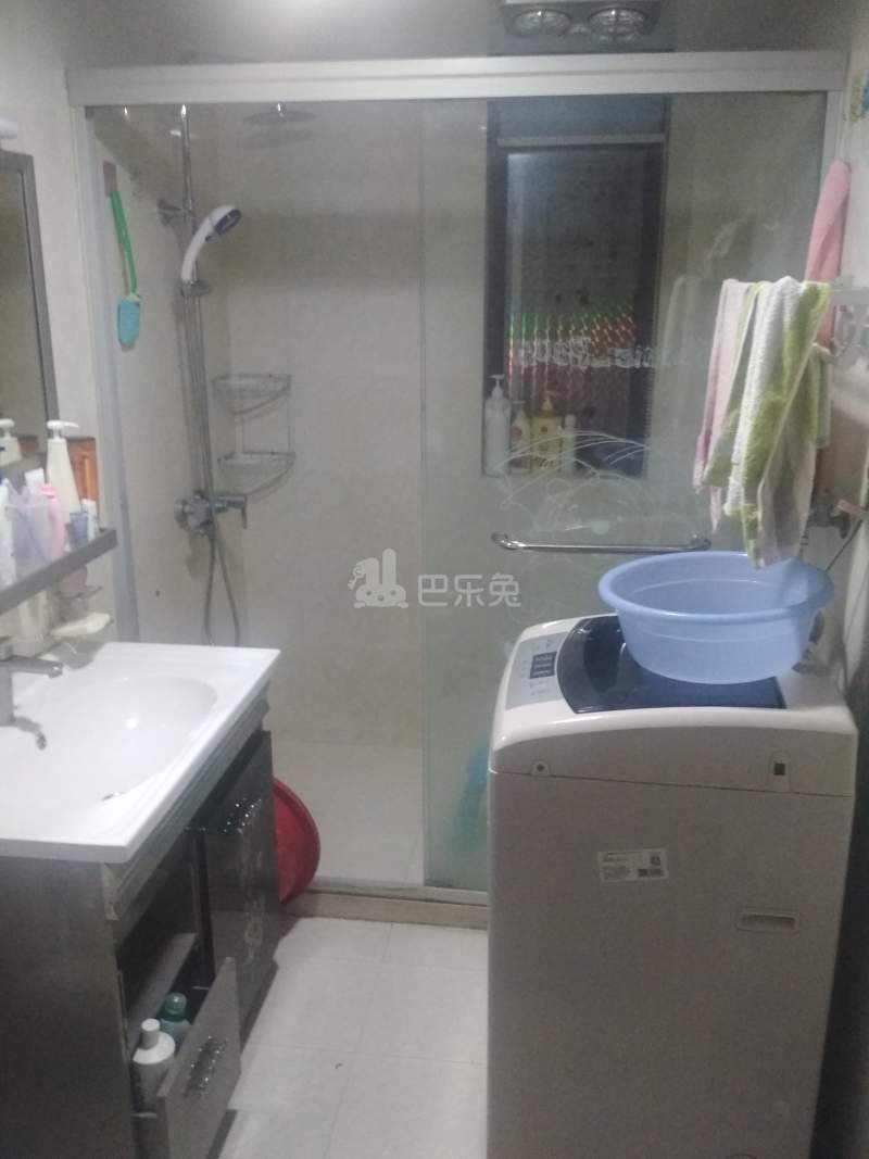 上虹新村1-6街坊6283352卫生间图5