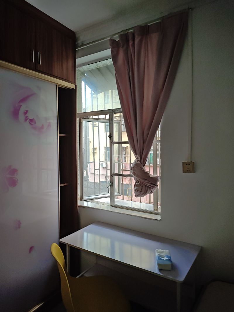 怡海花园6284086卧室窗户图10