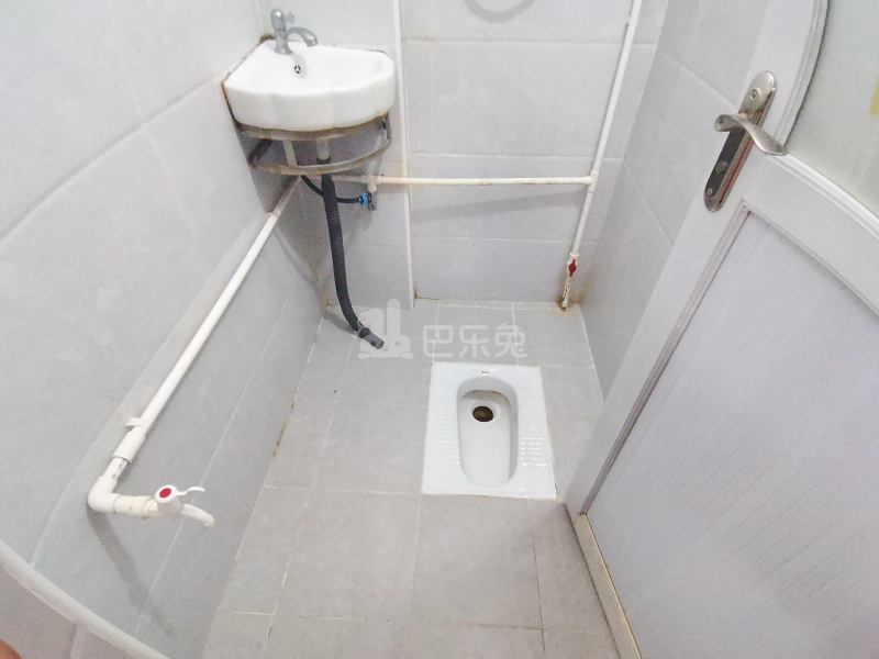 丽珠花园6305337卫生间图8