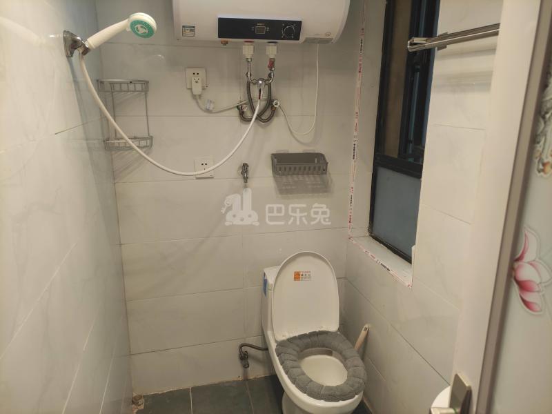 绿地康桥新苑6321579卫生间图4