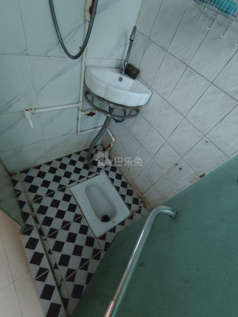 南园欣荔苑6357643卫生间图4