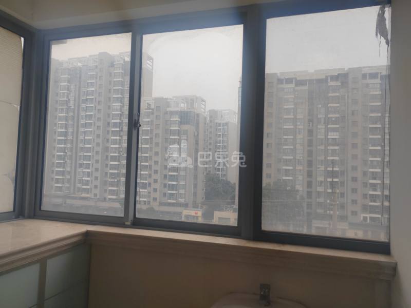 金汇广场2期6369580卧室窗户图13