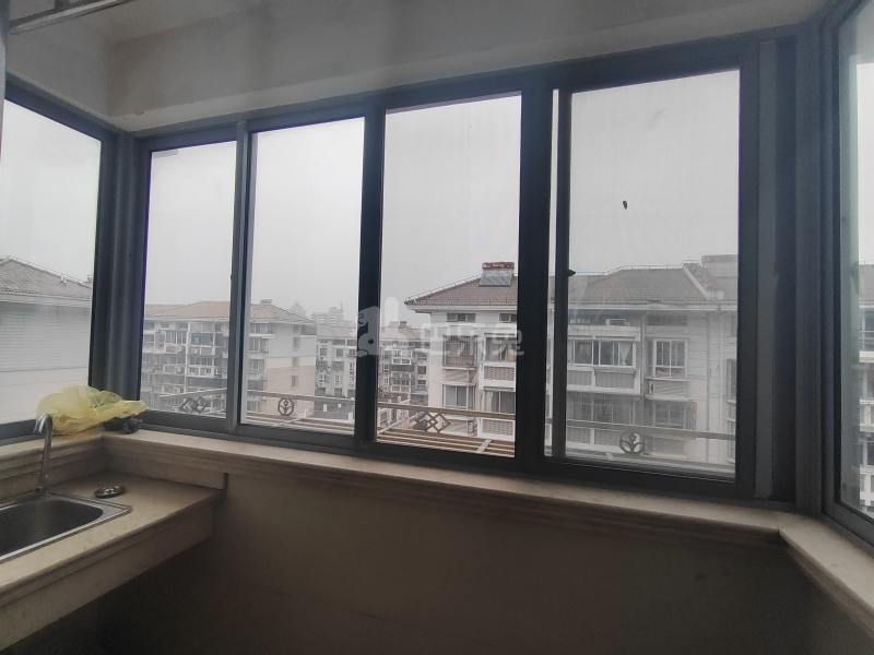 金汇广场2期6369582卧室窗户图13