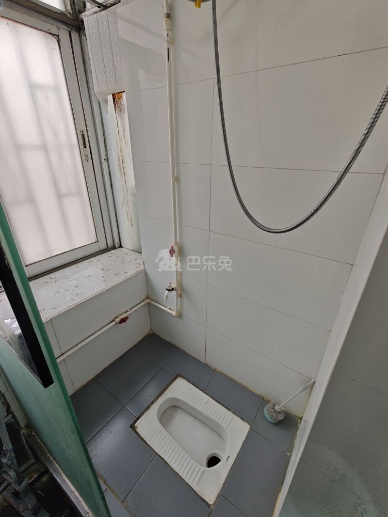 福园小区6372405卫生间图5