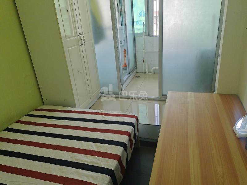 宏华苑小区6399975卧室图1