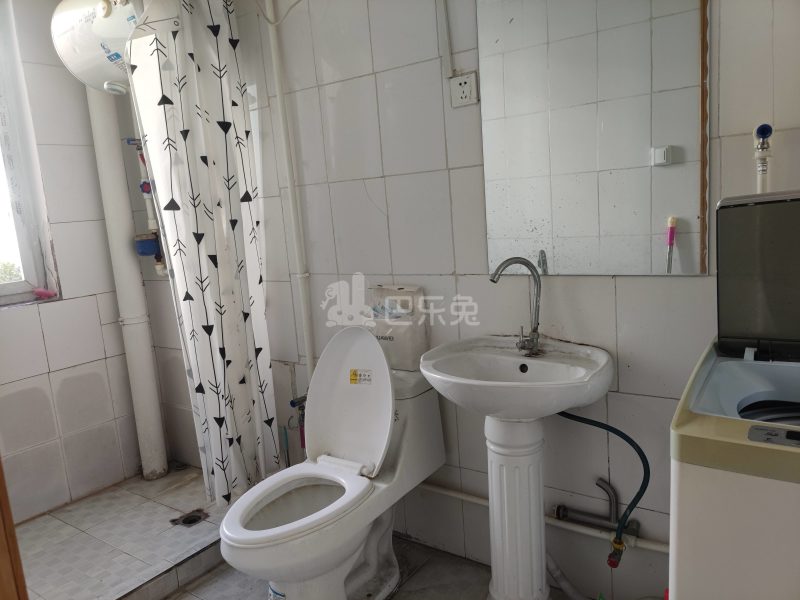 沁乐小区6402889卫生间图5