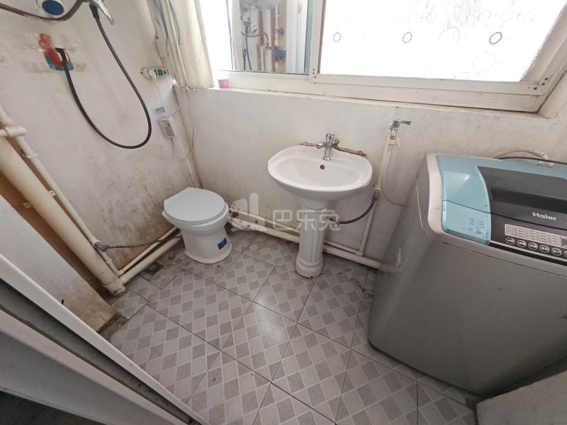 沁乐小区6402889卫生间图4