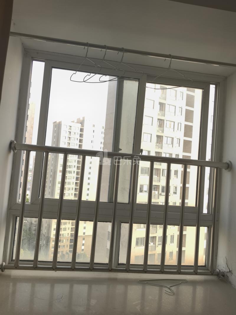 翔瑞新苑北区6403045卧室窗户图6