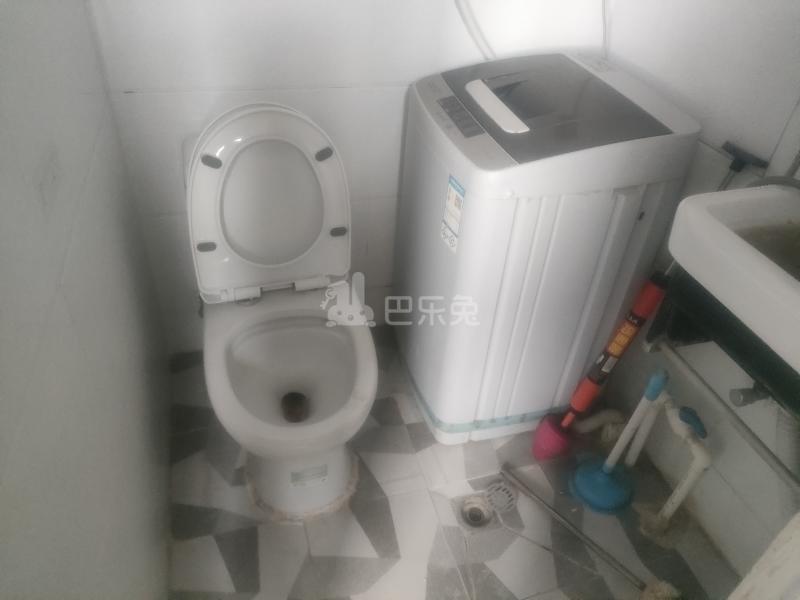 川沙新春村黄家宅（民房）6411369卫生间图5