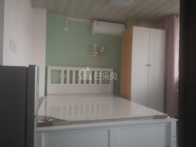 河畔家苑6415069卧室图5