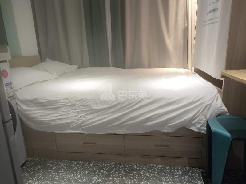 石厦东村215栋6421980卧室图0