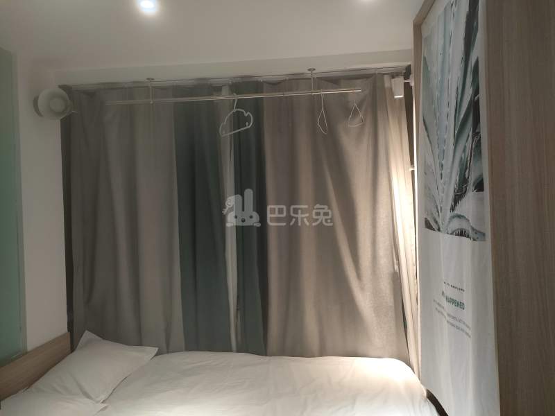 石厦东村215栋6421980卧室图1