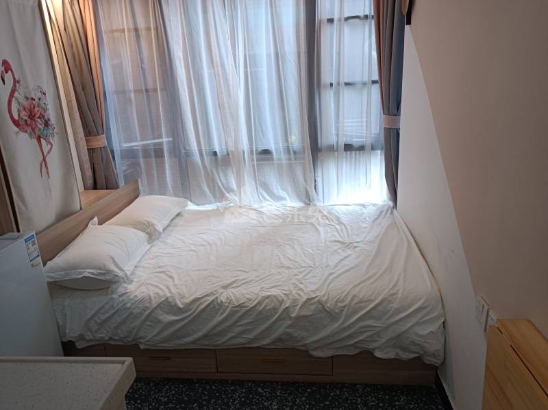 石厦东村215栋6421981卧室图3