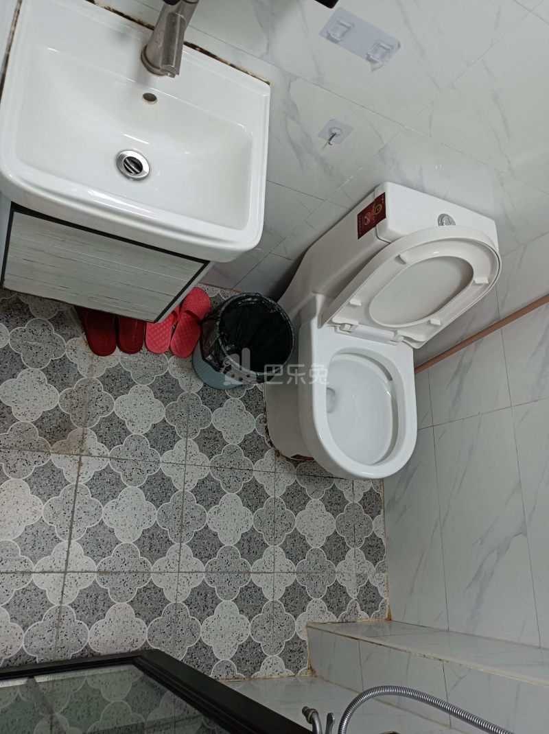 石厦东村215栋6421981卫生间图10